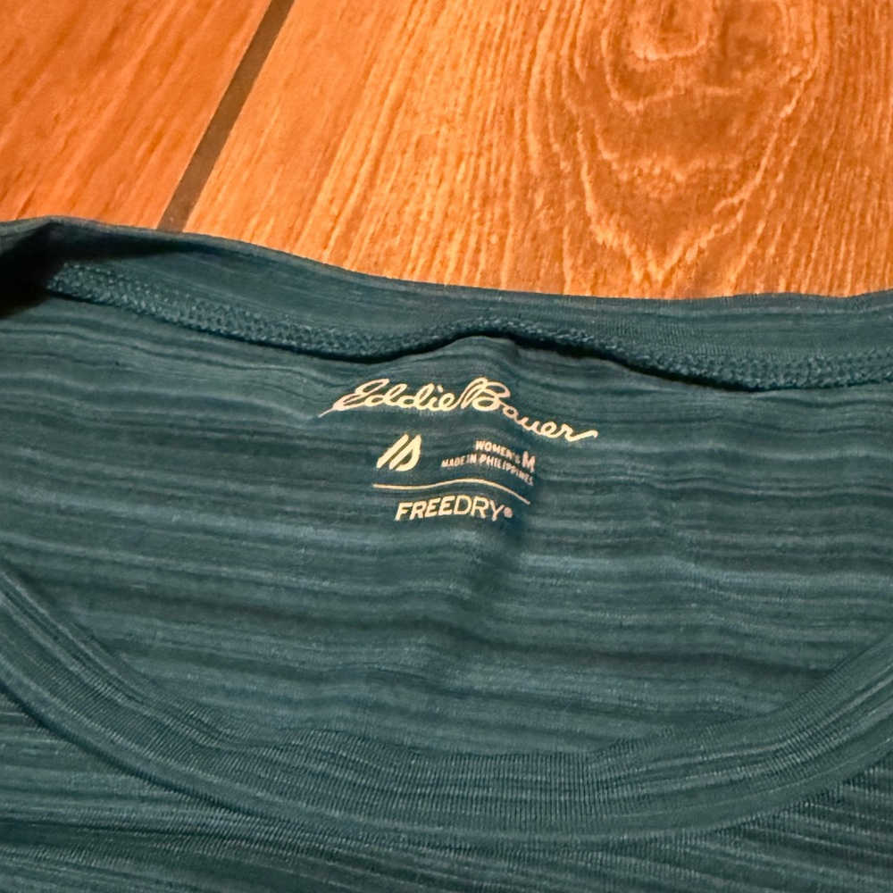 Eddie Bauer Blue Ruched Short Sleeve Top - Picture 3 of 3